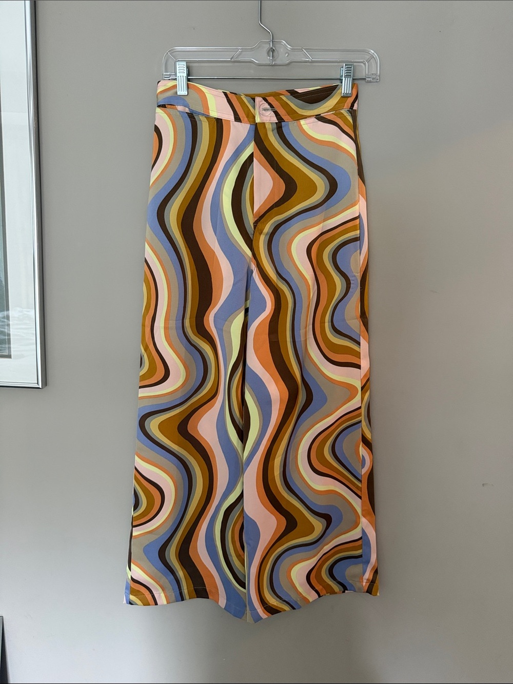Urban Outfitters Wide-Leg Pants in Multicolor Wave Print